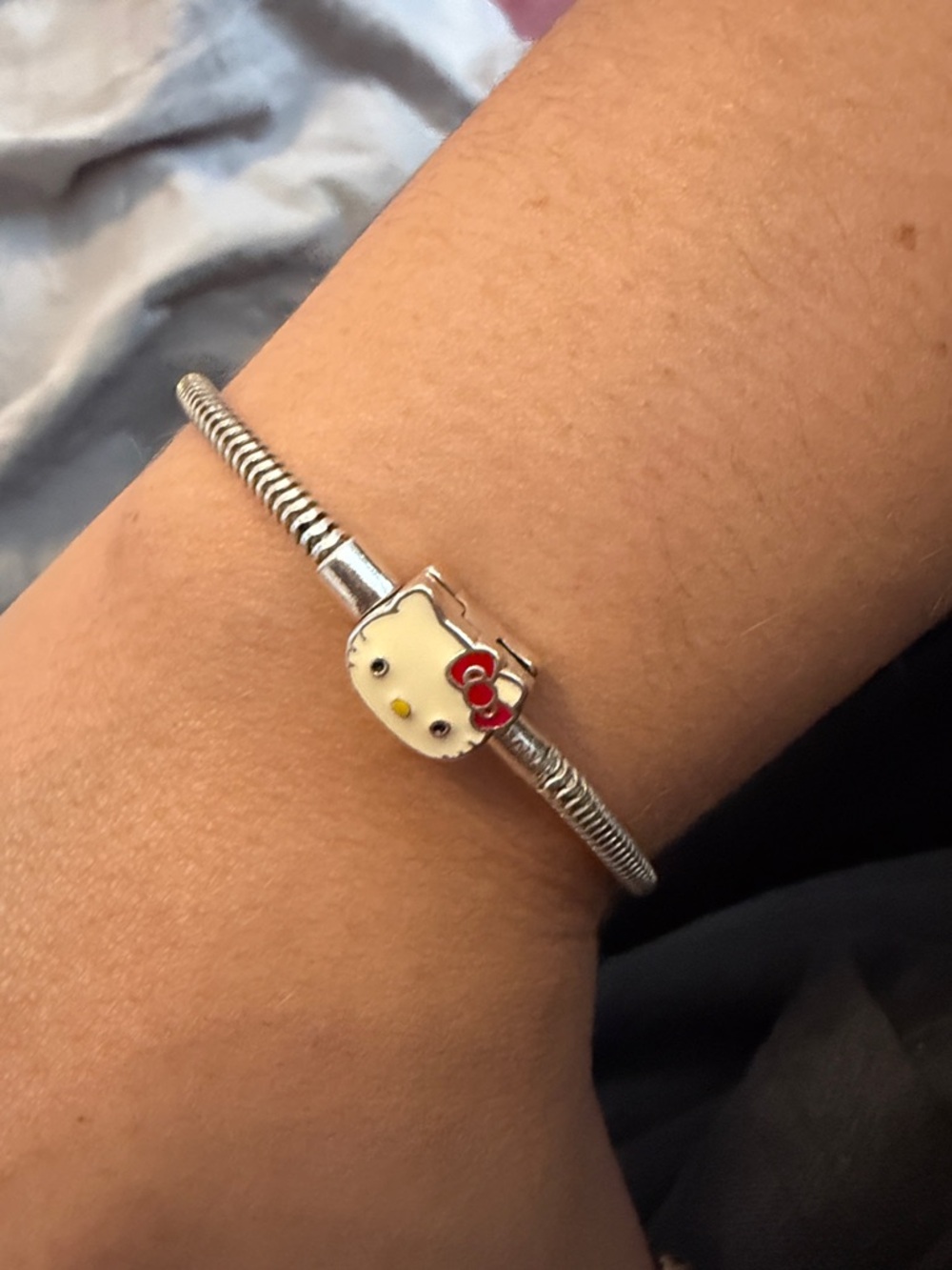 Hello Kitty Enamel Charm Snake Chain Bracelet - White & Red Pandora